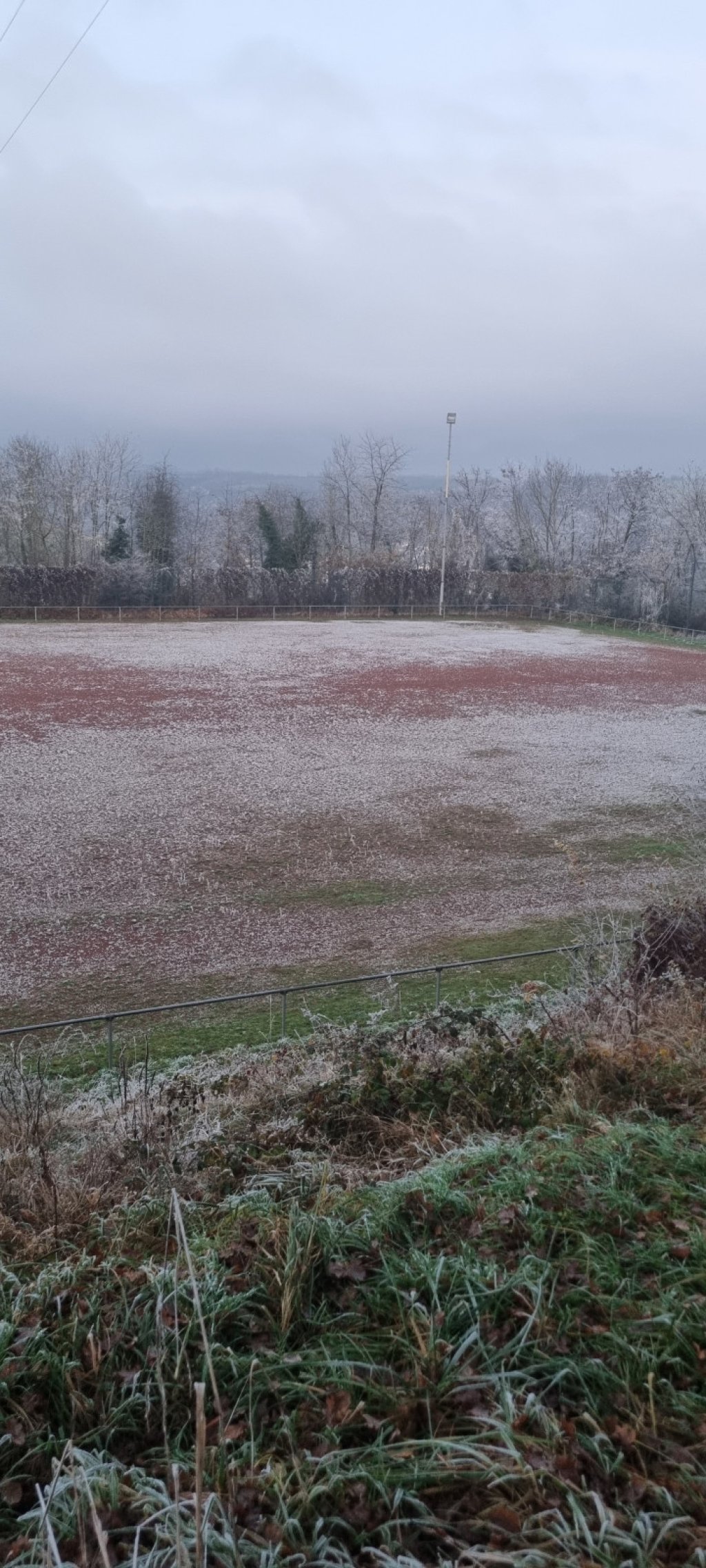 Sportplatz Lehmen Ascheplatz.