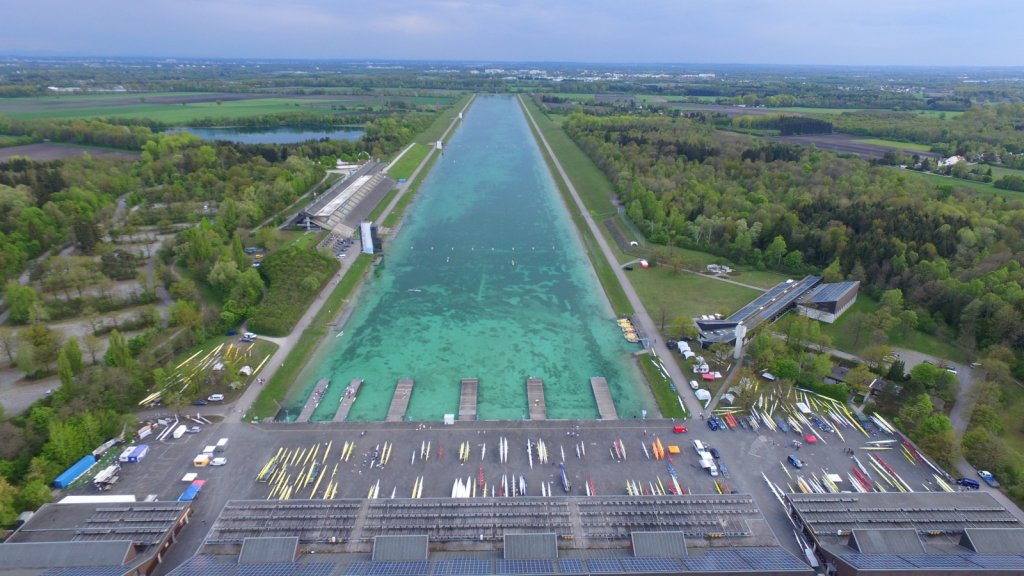Regatta-Strecke München von oben, mit Wald drumherum.